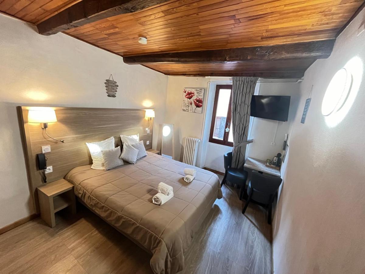 Hotel Du Cheval Blanc Barcelonnette Eksteriør bilde
