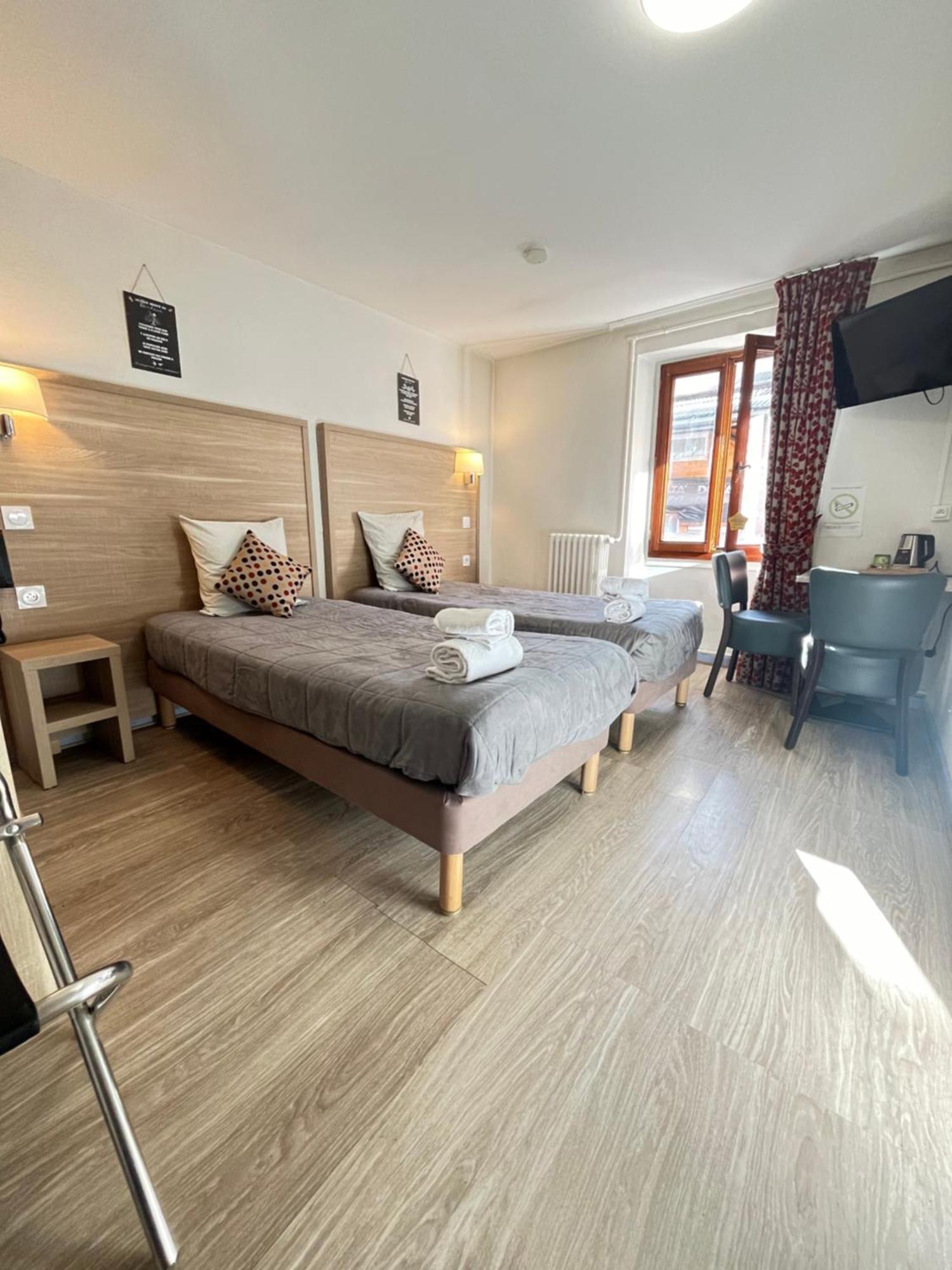 Hotel Du Cheval Blanc Barcelonnette Eksteriør bilde