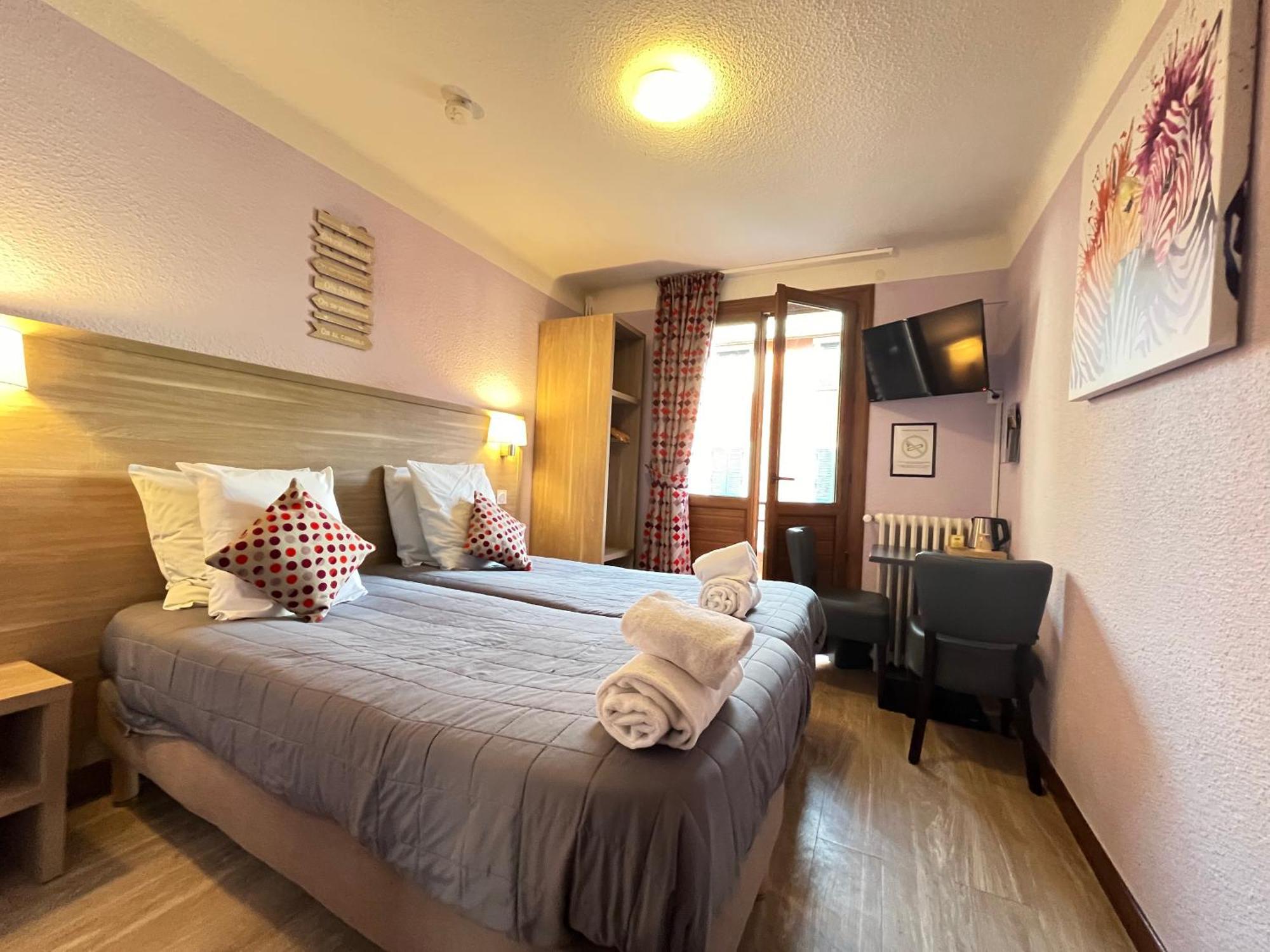 Hotel Du Cheval Blanc Barcelonnette Eksteriør bilde