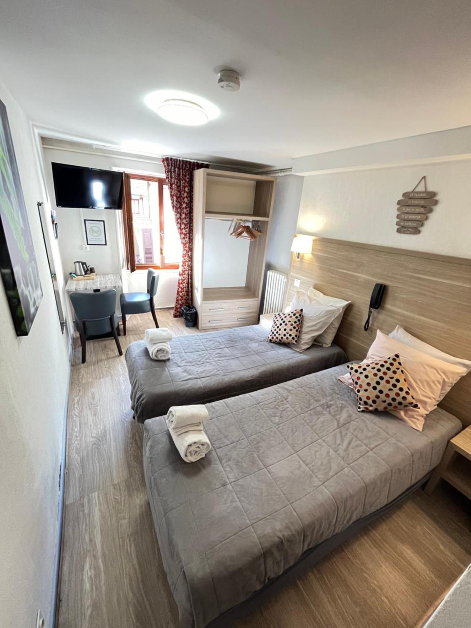 Hotel Du Cheval Blanc Barcelonnette Eksteriør bilde
