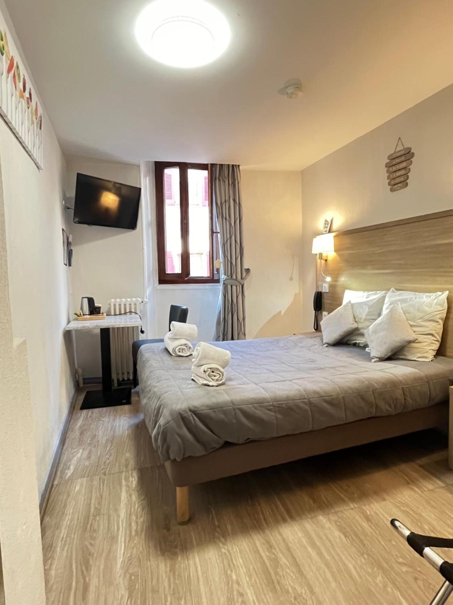 Hotel Du Cheval Blanc Barcelonnette Eksteriør bilde