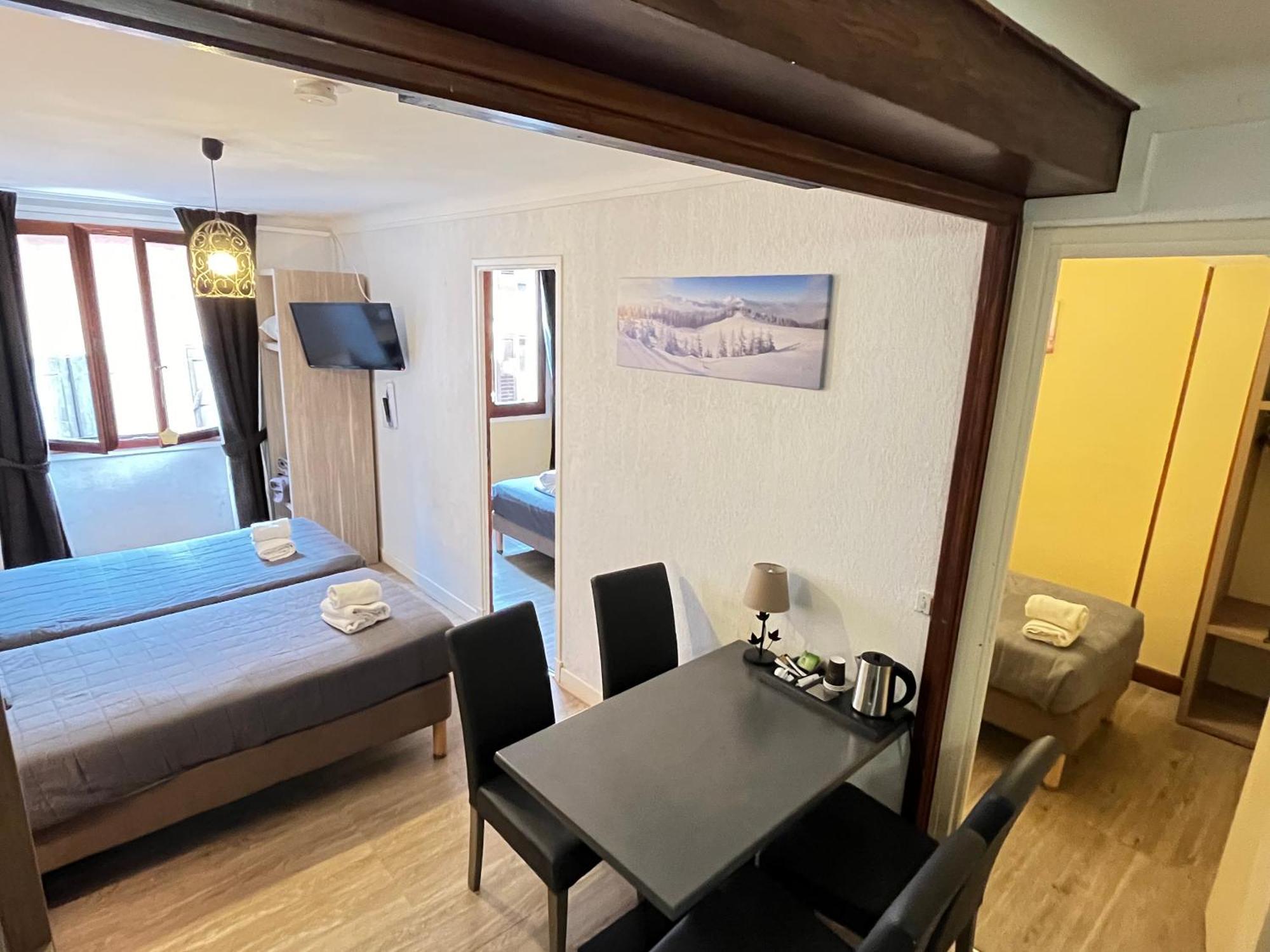 Hotel Du Cheval Blanc Barcelonnette Eksteriør bilde