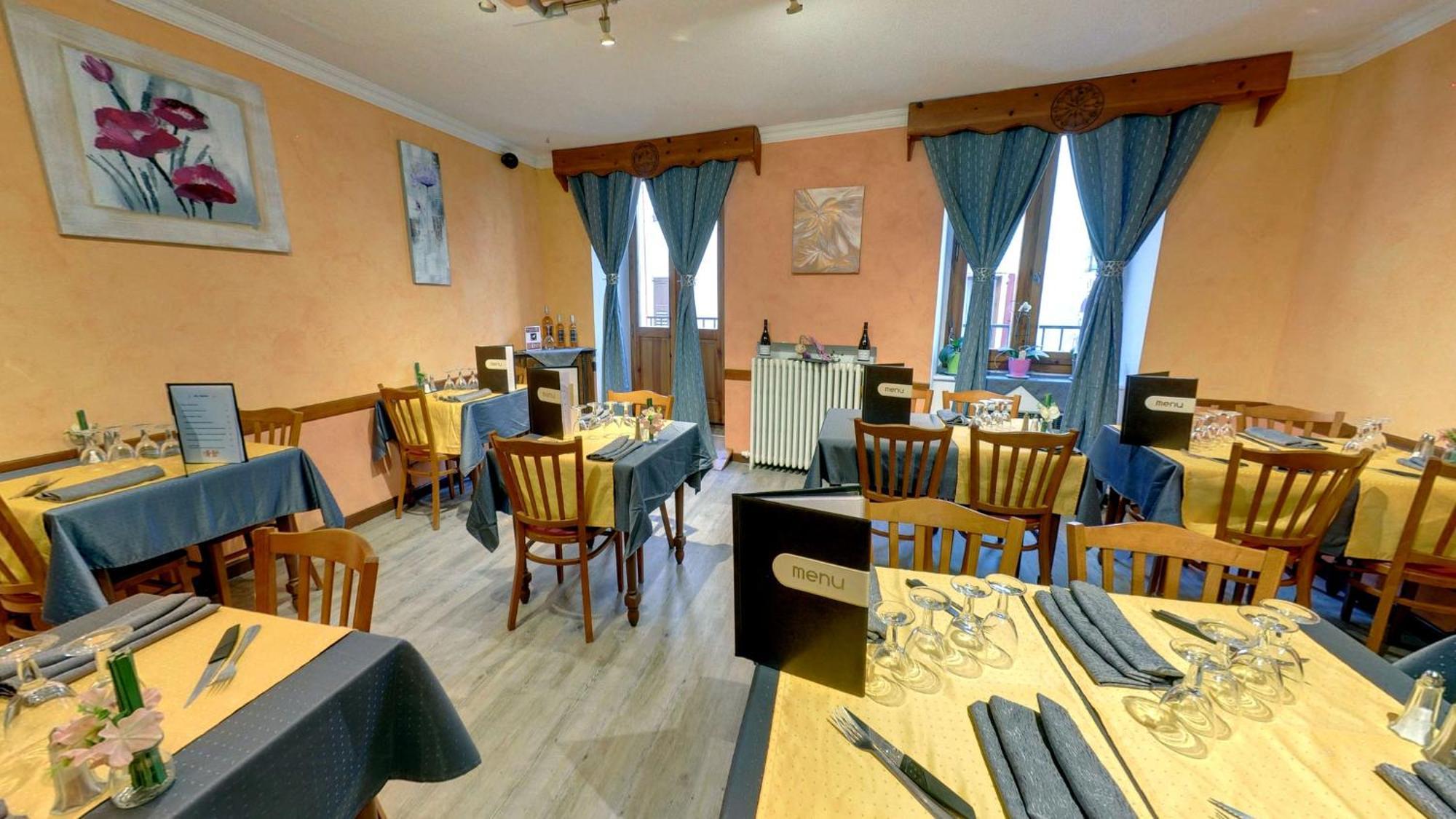 Hotel Du Cheval Blanc Barcelonnette Eksteriør bilde